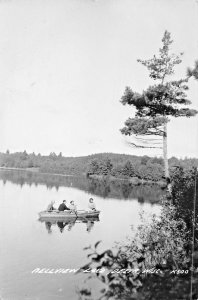 DELTA WISCONSIN~FISHING ON LAKE BELLVIEW sp BELLEVUE~1940s REAL PHOTO POSTCARD