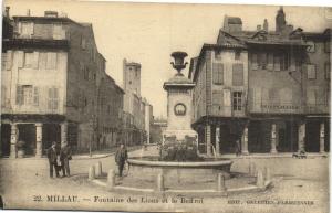 CPA MILLAU - Fontaine des Lions et le Beffroi (161007)