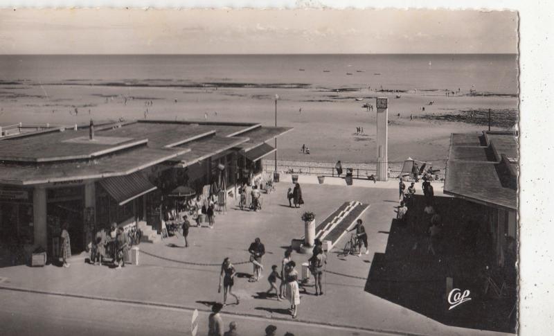 BF27861 luc sur mer descente de la plage et l horloge   france  front/back image