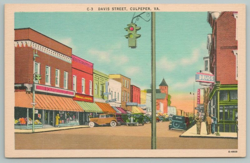 Culpeper Virginia~Davis Street & Street Light~Vintage Postcard