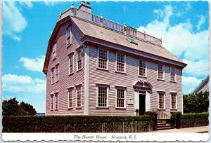 VINTAGE CONTINENTAL SIZE POSTCARD THE HUNTER HOUSE LOCATED NEWPORT RHODE ISLAND