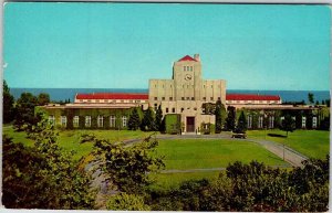 Postcard BUILDING SCENE Milwaukee Wisconsin WI AL9197