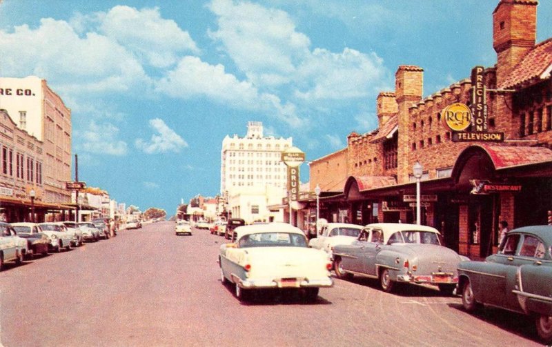 Stuart Avenue LAKE WALES, FLORIDA Street Scene Cars RCA c1950s Vintage Postcard