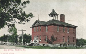 AMHERST WISCONSIN~CHILDREN GOING IN TO HIGH SCHOOL~1900s POSTCARD