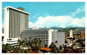 Postcard HOTEL SCENE Honolulu - Waikiki Hawaii HI AU0248