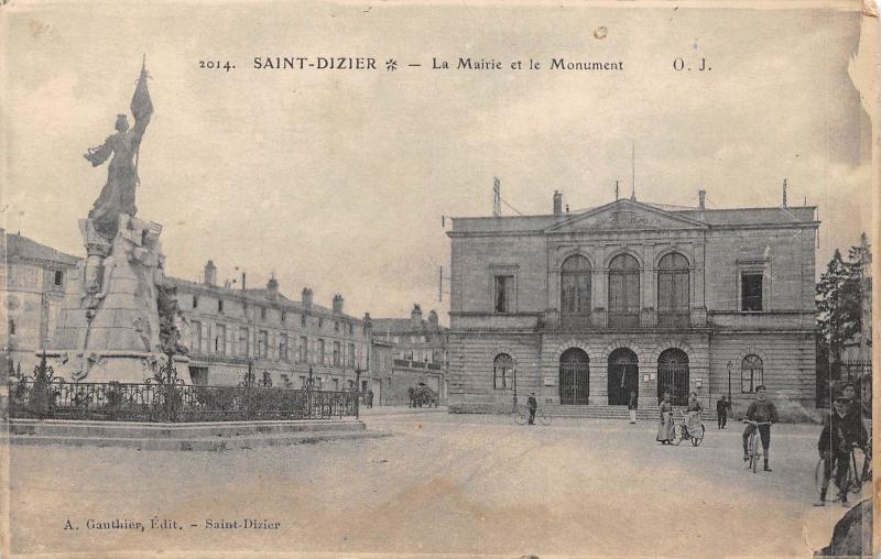 BF3993 saint dizier la mairie et le monument france