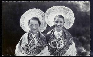 'Boulonnaises' Pair of French Ladies RPPC unused c1920's