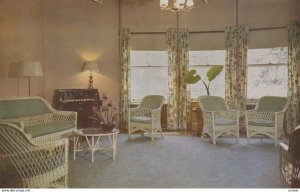 Berea College , BEREA , Kentucky , 1950-60s ; South Room , Boone Tavern