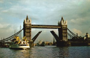 Vintage Postcard Stunning Panoramic Bascule Tower Bridge London United Kingdom