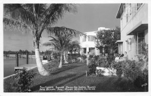 RPPC SOUTHERN SANDS APTS & HOTEL MIAMI BEACH FLORIDA REAL PHOTO POSTCARD 1952