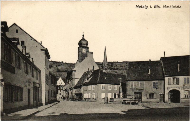 CPA AK MUTZIG i. Els. Marktplatz (393654)