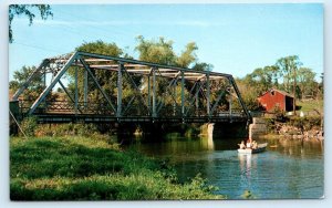 CATSKILL, NY New York ~ CAUTERSKILL CREEK & Bridge Kids in Boat c1950s Postcard