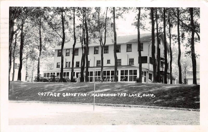 D28/ MadisonOnTheLake Ohio Real Photo RPPC Postcard Cottage Grove Inn 1952 United States