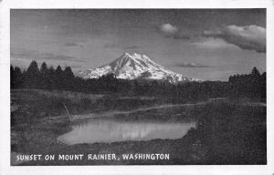 WA, Washington        SUNSET ON MOUNT (MT) RAINIER        1944 B&W Postcard