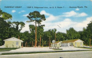 1950s Florida Daytona Beach Parkway Court US Route 1 Kropp Postcard 22-11688