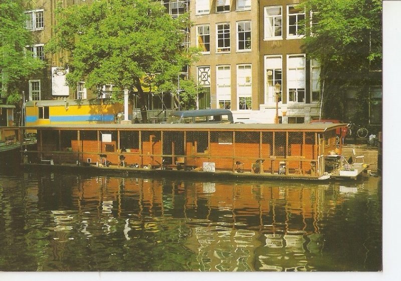 Postal 035568 : Amsterdam / Holland. Singel with house-boat for cats