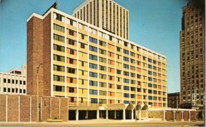 Postcard WI Milwaukee Downtowner Motor Inn