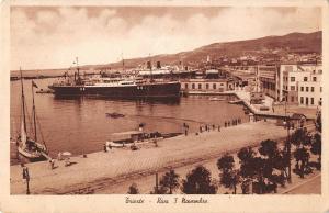 BR73605 trieste riva 3 novembre ship bateaux italy