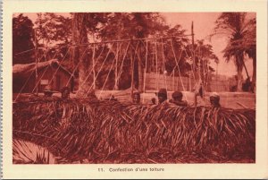 Congo Confection d'une Toiture Africa Natives Vintage Postcard 03.83