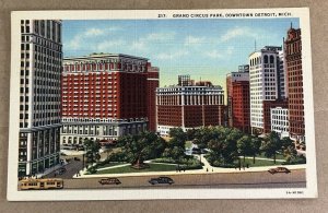 194? USED .01 LINEN POSTCARD - GRAND CIRCUS PARK, DOWNTOWN DETROIT, MICHIGAN