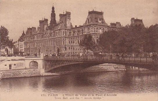 France Paris L'Hotel de Ville et le Pont d'Arcole