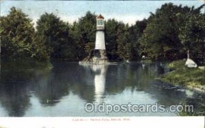 Palmer Park, Detroit, MI Light House Lighthouse Unused light wear close to gr...