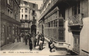 CPA vichy le passage de la poste (1220456) 