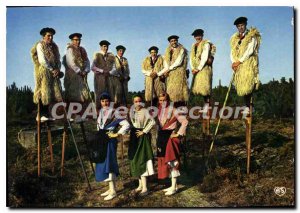 Postcard Modern Folk Costumes Group Landais De Saint Julien En Born