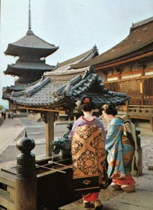 Maiko Girls in Kyoto,Japan