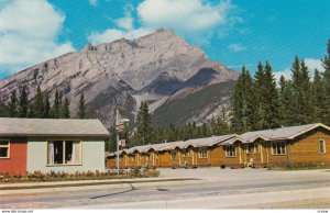 BANFF , Alberta , Canada , 1950-60s ; Alpine Motel