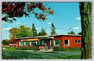 Restaurant La Nouvelle France, Riviere du Loup, Quebec, Vintage 1970 Postcard