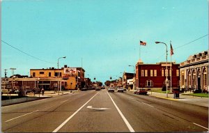 View on Main Street, Downtown Ludington MI Vintage Postcard Q49