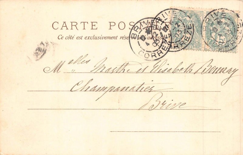 L396 Lady giant hat couple kissing 1903 litho vintage postcard