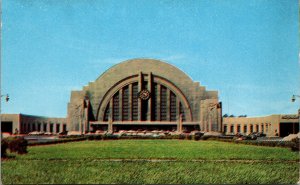 Cincinnati Union Terminal OH Postcard PC168