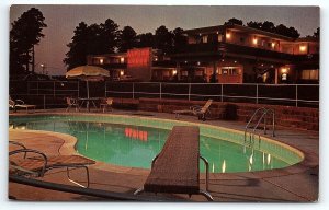 1950s MACON GA ALPINE LODGE SWIMMING POOL AT NIGHT US 23 UNPOSTED POSTCARD P3848