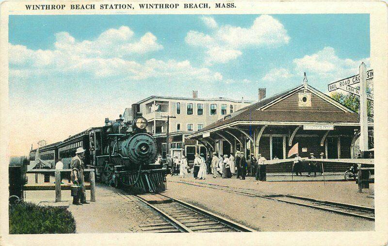 Winthrop Beach Station Massachusets Postcard railroad Train  748