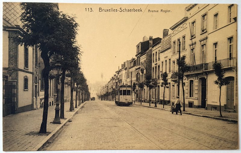 4 VINTAGE POSTCARDS OF BRUSSELS. NUMBEREDS. Printer: Schaerbeek. UNUSED!!!