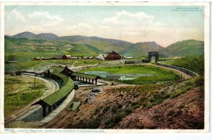 13895 Entrance to Yellowstone National Park, Gardiner, Montana 1905