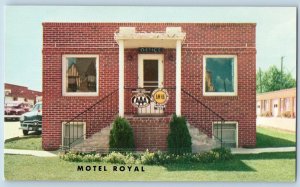 Great Falls Montana MT Postcard Motel Royal Building Exterior View 1960 Antique