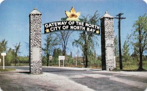 NORTH BAY, Ontario Canada  GATEWAY OF THE NORTH~CITY ARCH SIGN Roadside Postcard