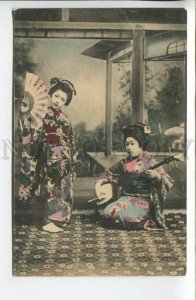 439778 JAPAN geisha girls dancer & musucian Vintage tinted postcard