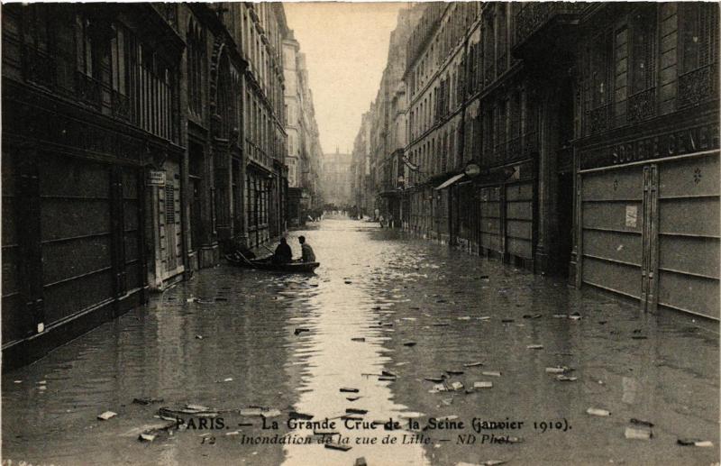 CPA PARIS La rue de Lille INONDATIONS 1910 (606061)