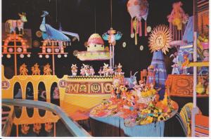 DISNEYLAND SMALL WORLD INTERIOR