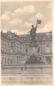 L339 Germany Wuerzburg Frankoniabrunnen Fountain vintage postcard