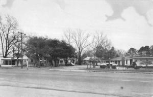 Hardeeville South Carolina Oaks Motel Court Street View Vintage Postcard K13640