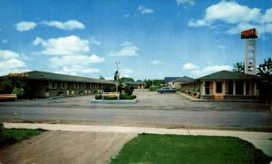 Canada The Canuck Motel Kitchener St. Niagara Falls Chrome Postcard 08.60