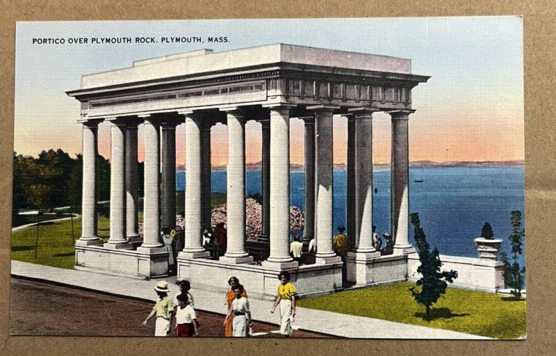 VINTAGE LINEN UNUSED  POSTCARD PORTICO OVER PLYMOUTH ROCK, PLYMOUTH, MASS.