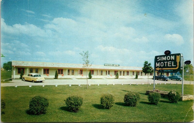 Simon Motel Streetview Middleton Wisconsin Old Cars Building Chrome Postcard 