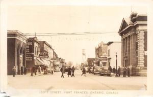 E63/ Fort Frances Ontario Canada RPPC Postcard c1940s Scott Street Store Court