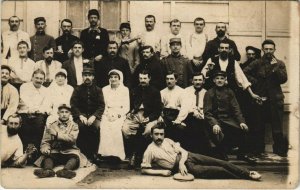 CPA VICHY - groupe des soldats infimieres carte photo (125438)